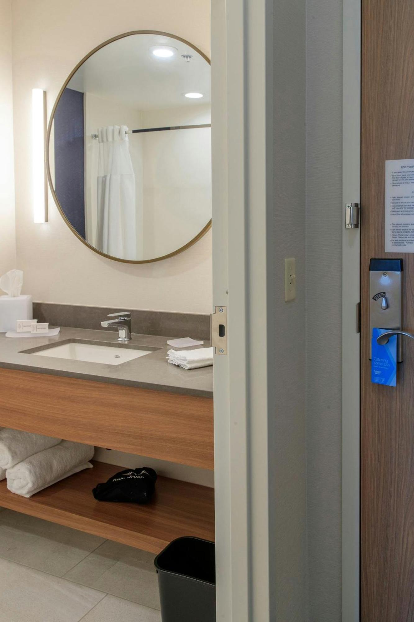 Fairfield Inn & Suites By Marriott Philadelphia Valley Forge/Great Valley Berwyn Екстер'єр фото