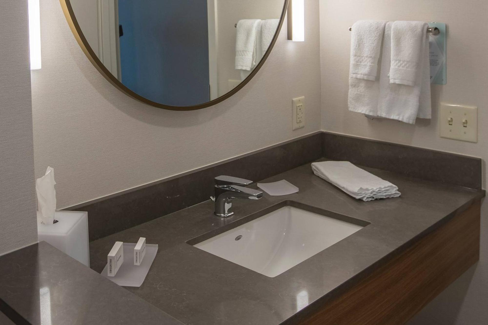 Fairfield Inn & Suites By Marriott Philadelphia Valley Forge/Great Valley Berwyn Екстер'єр фото