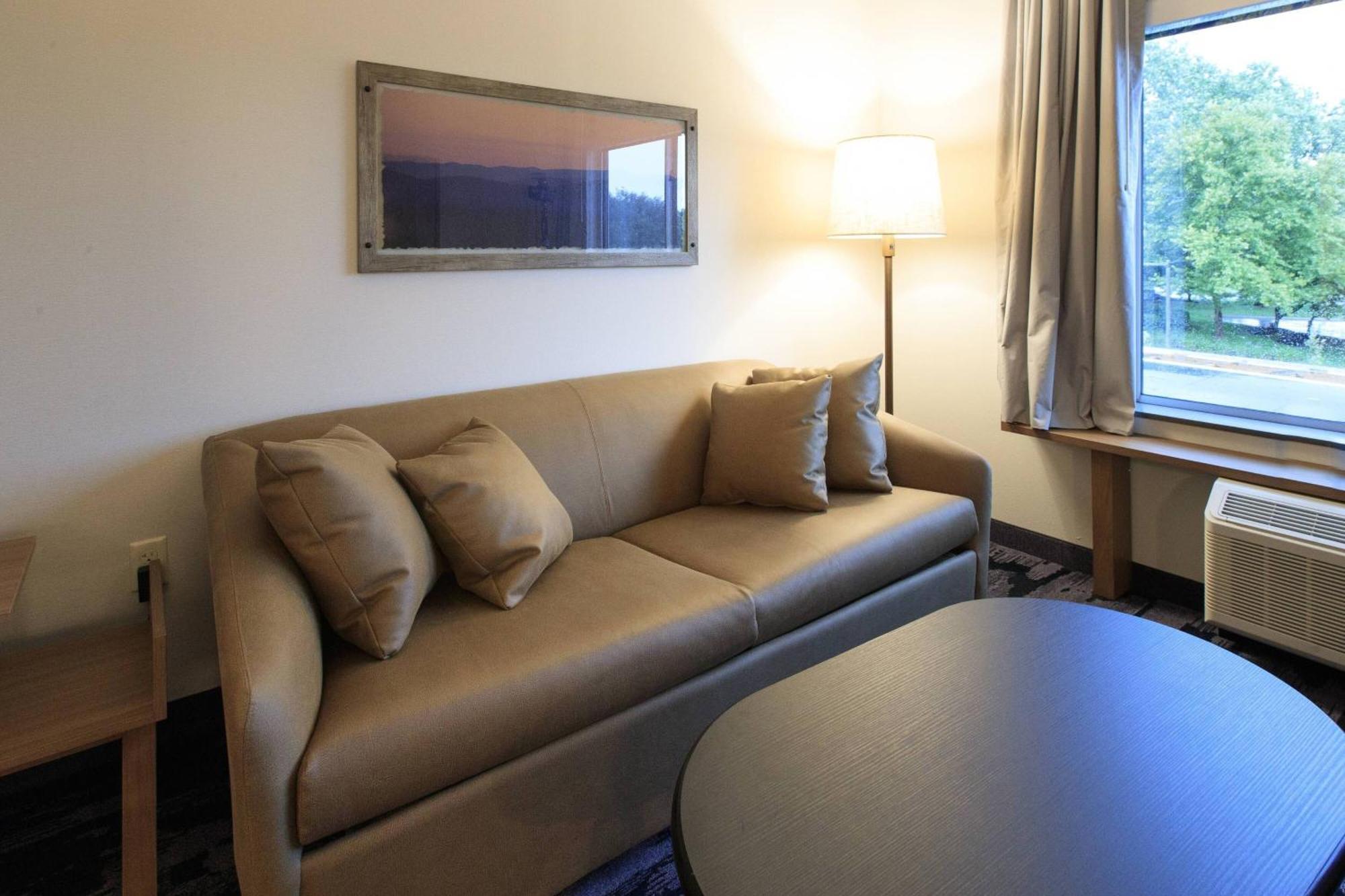 Fairfield Inn & Suites By Marriott Philadelphia Valley Forge/Great Valley Berwyn Екстер'єр фото